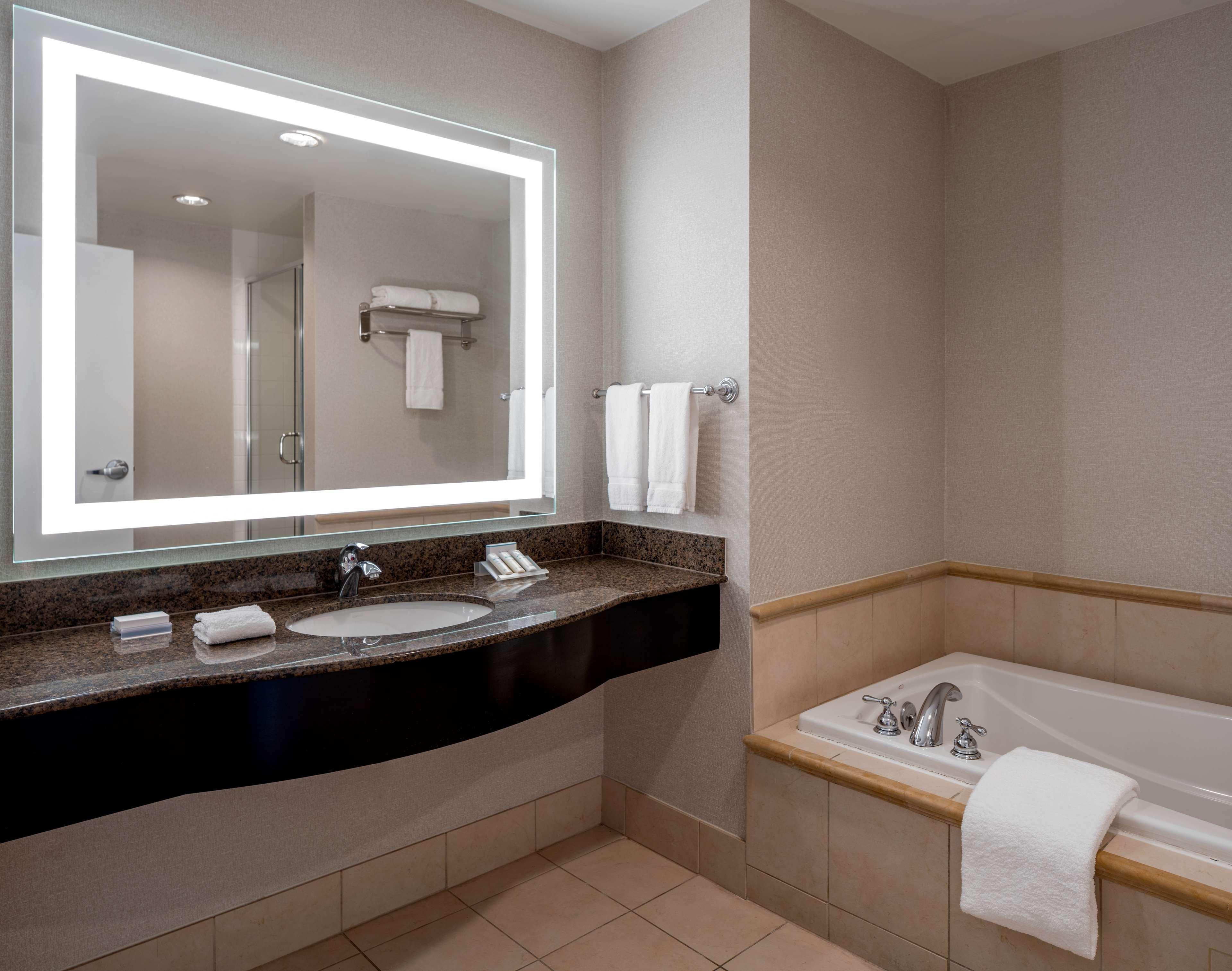 Hilton Garden Inn Jackson Downtown Buitenkant foto